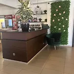 Veloria Motel *